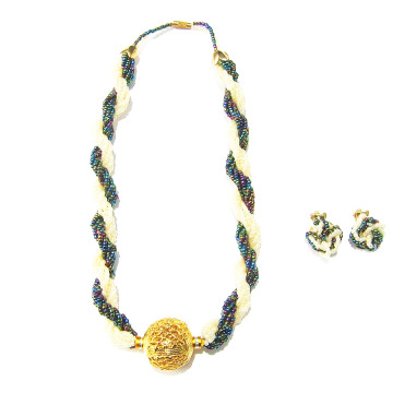 Collier et boucles d'oreilles africaine AKACHIAMA