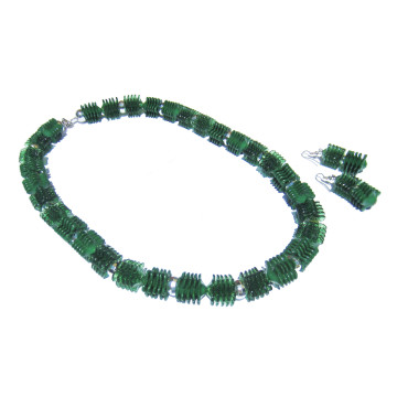 Collier et boucles d'oreilles fantaisie verte LA NATURE 